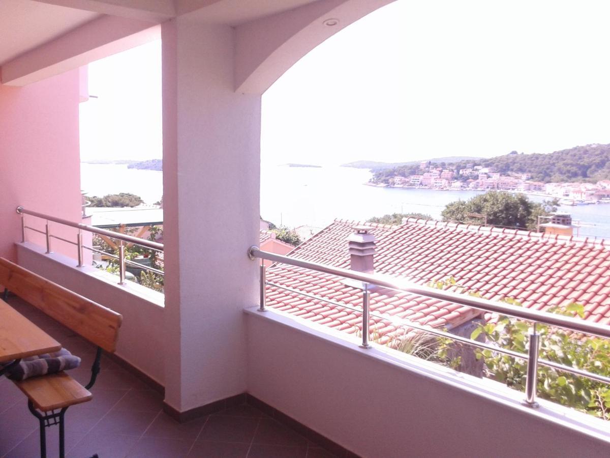 Apartments Matea Тисно Экстерьер фото